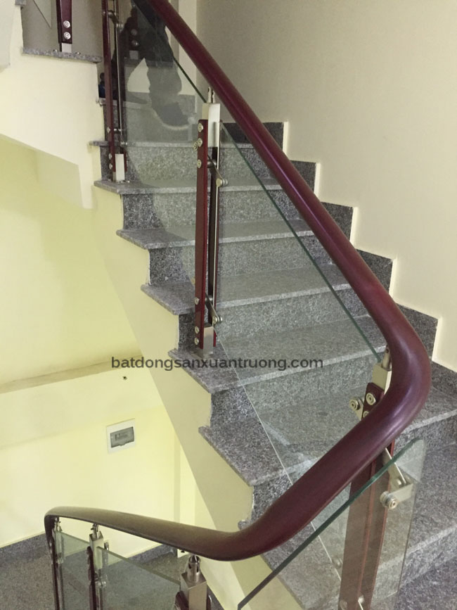 Bán nhà 4 tầng đường Đoạn Xá
